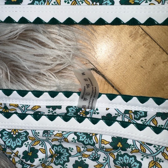 Patterned SHEIN bikini - Picture 2 of 3